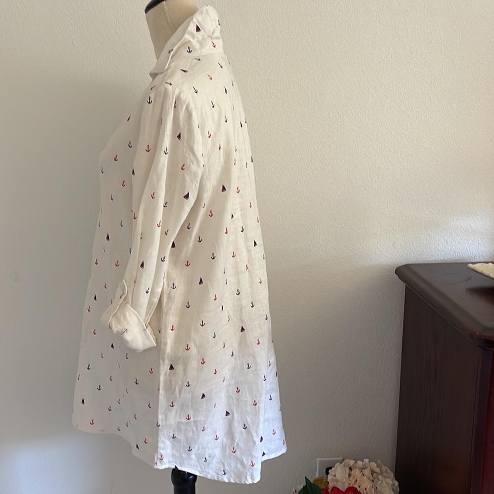 Smart linen shirt , bathing suit,or maternity top excellent condition